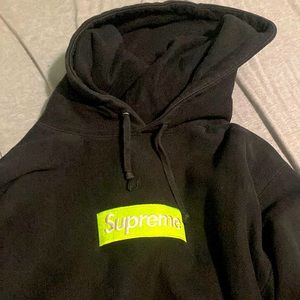 Used large real supreme box logo hoodie
